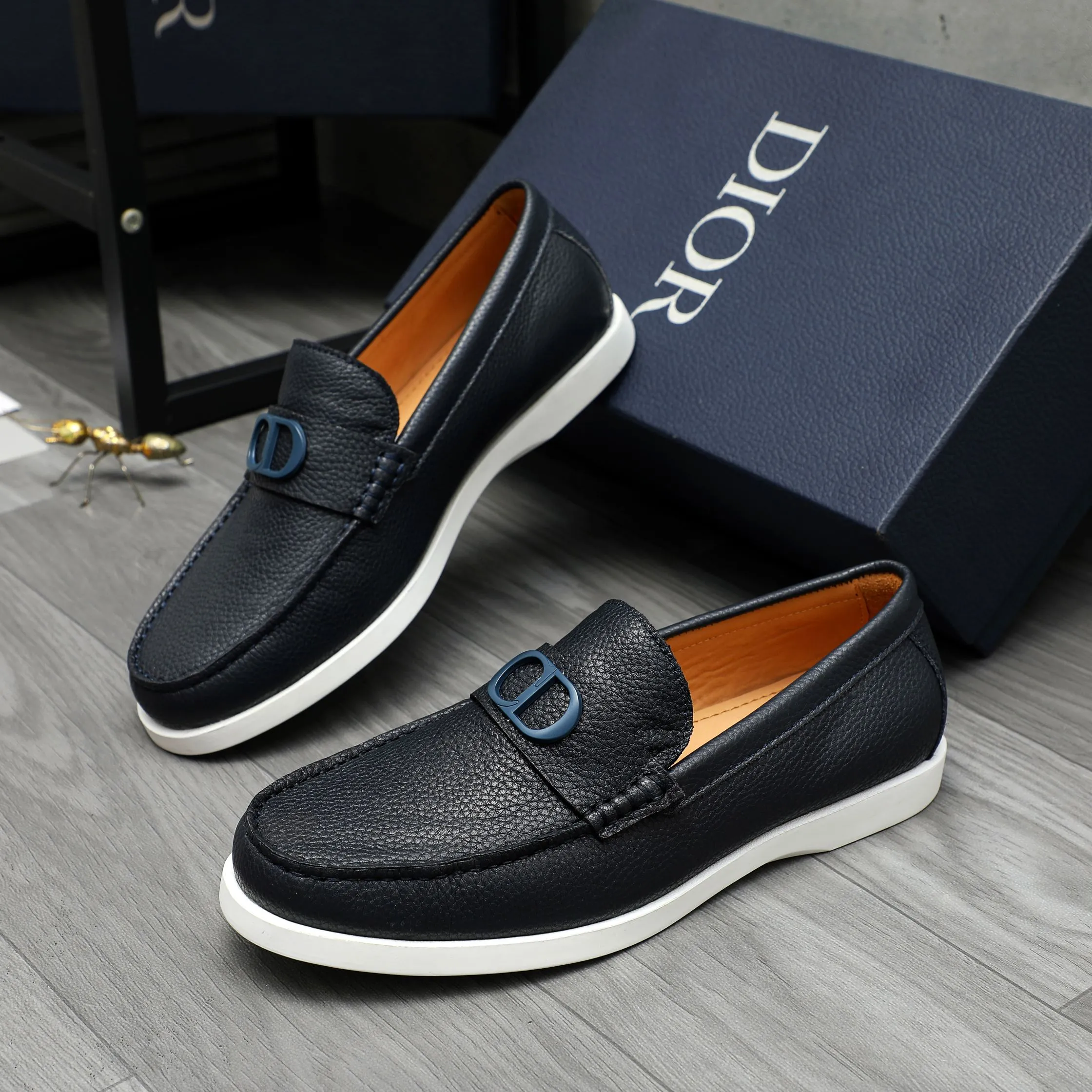 Men's shoes 💰460 Product trademark: Dior "Dior" casual slip-on leather shoes Regular size: 39-44 Product material: Selected pebbled cowhide upper, cowhide lining, rubber outsole